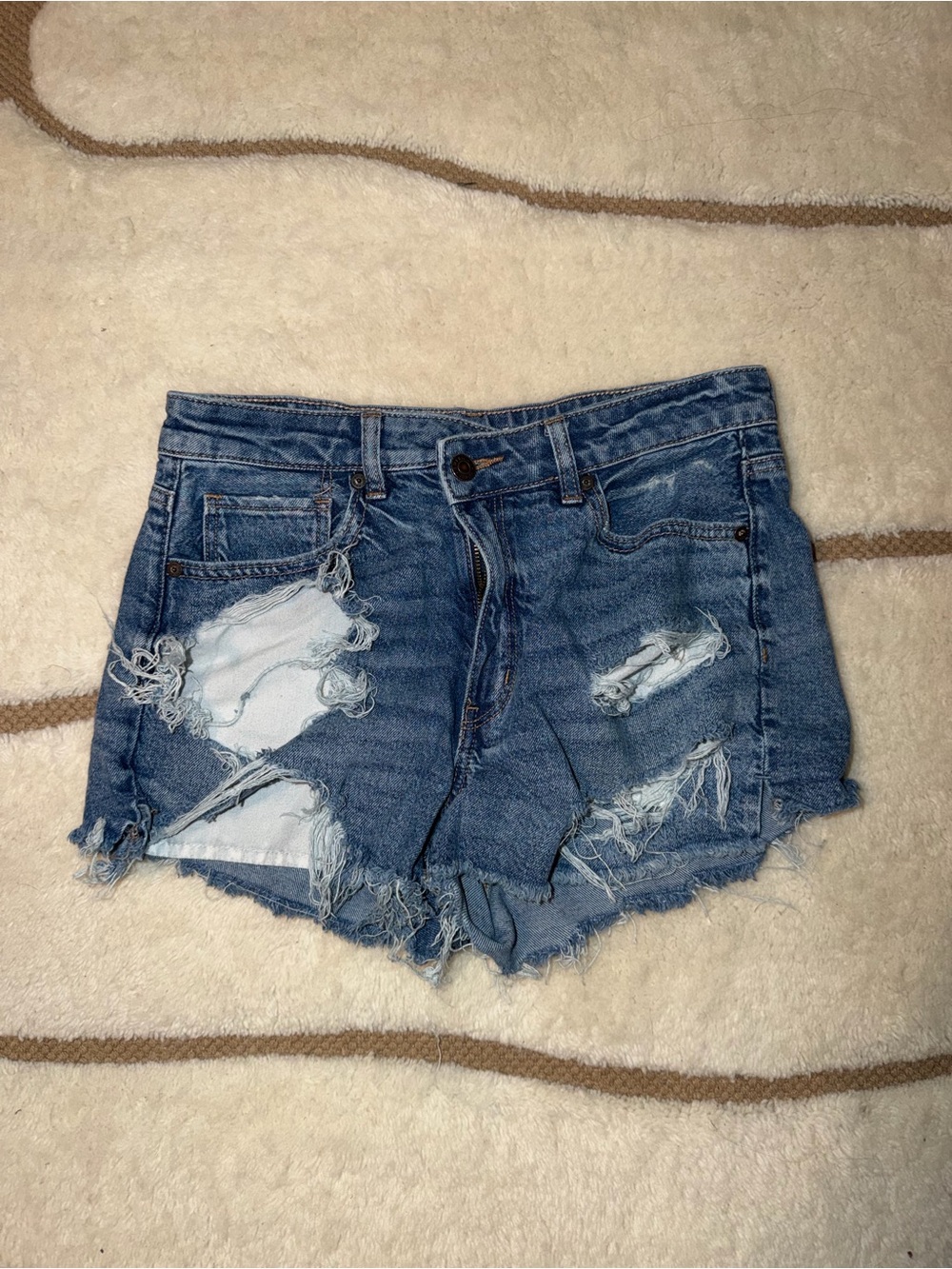 American Eagle Women’s Size 6 Distressed High Rise Denim Cutoff Shorts